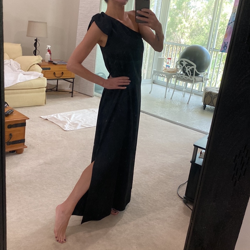 Natori black silk night gown with high slit